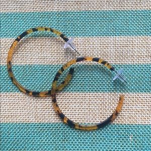 Tortoise pattern earrings New 🦋 Bundle 3/$25